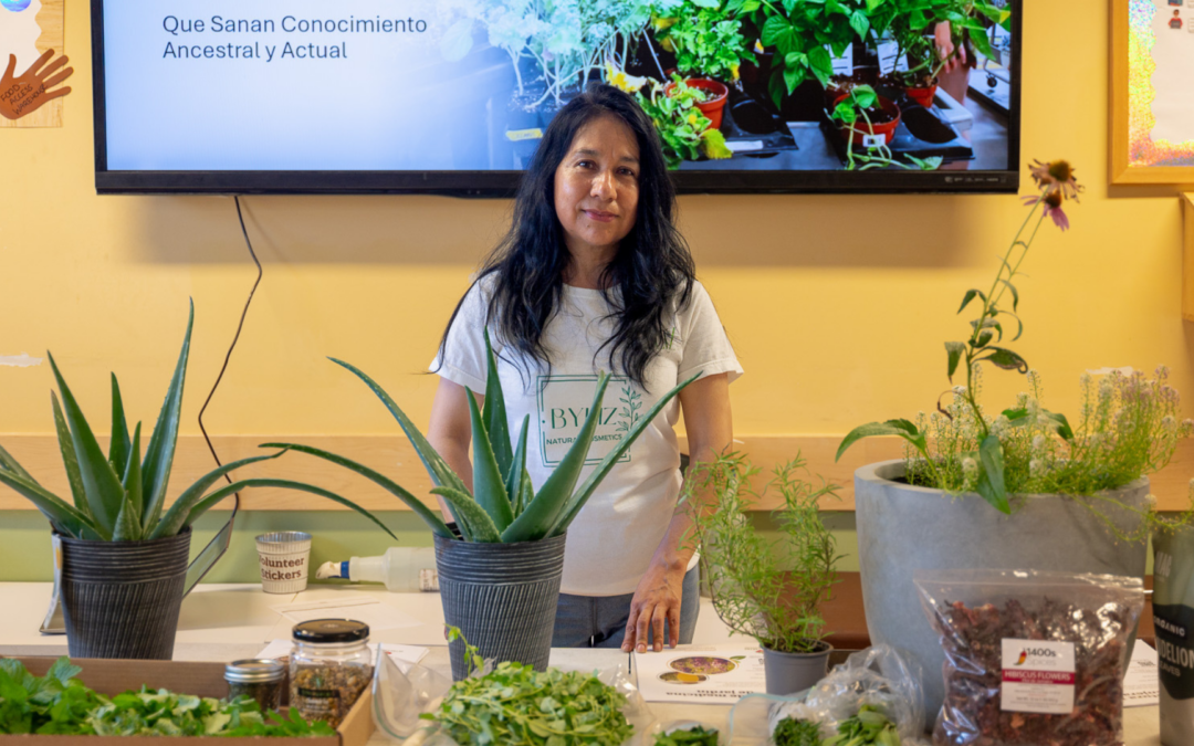 Soil Health, Transplanting, and Medicinal Plants / Salud del suelo y trasplante